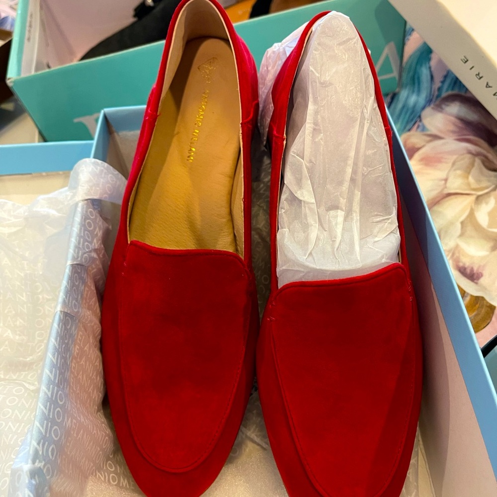 BNIB ANTONIO MELANIE ROUGE LEATHER LOAFERS